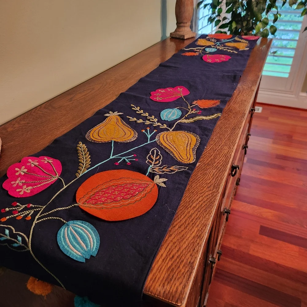 Pier 1 Imports Table Runner Applique Navy Multicolor Floral Cotton Home 13 x 72 - Picture 2 of 11